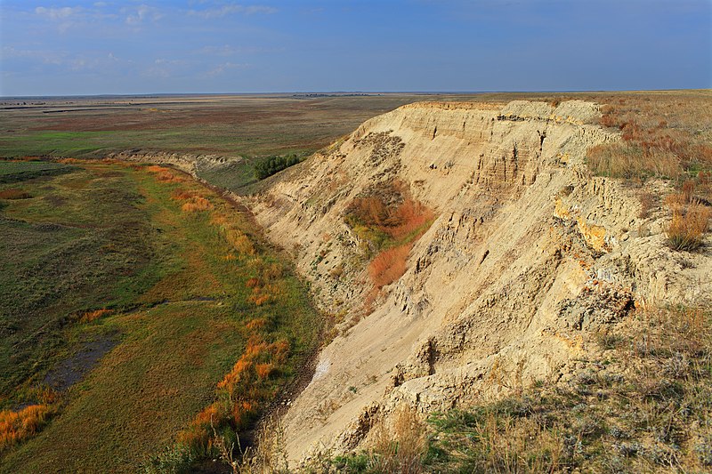 File:Обрыв на правом берегу Малой Хобды - panoramio.jpg