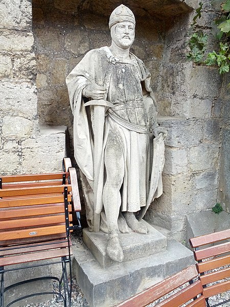 File:120918 Schloss.Marienburg.Statue.Heinrich.der.Loewe.jpg