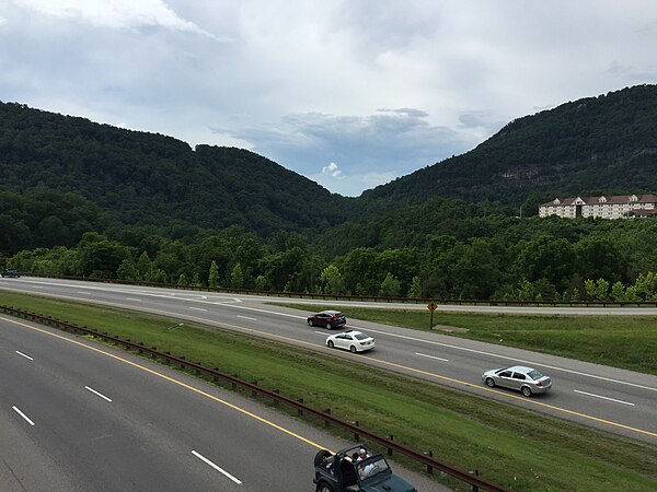 US 25E at the US 58 junction with the historic Cumberland Gap visible