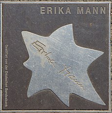 2018-07-18 Sterne der Satire - Walk of Fame des Kabaretts Nr 38 Erika Mann-1127.jpg
