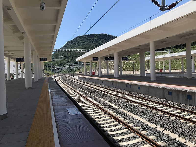 File:201908 Sichuan-Tibet Railway Extension from Ya'an Station.jpg