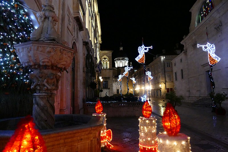 File:28.12.16 Stradun Dubrovnik 06 (31801256922).jpg