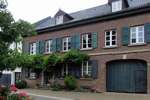 A 35 Wohnhaus eines Backsteinhofes, Kirchstraße 28 (Rommerskirchen)