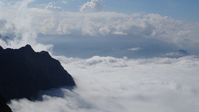 File:Above the clouds near Nebelhorn (15558259743).jpg