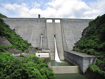 Плотина автор. Minami Uonuma-Shi, Niigata Japan. Dam ortuyu.