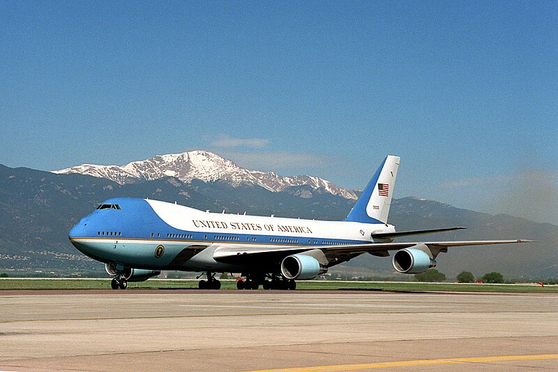 File:Air Force One on the ground.jpg