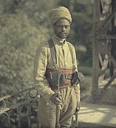 Sentinelle algérien sur un pont, tirailleur, Première Guerre mondiale.