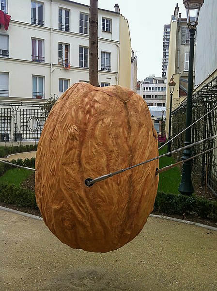 File:Arbre suspendu - Puteaux - 2012-02-28 - IMG 0296.jpg