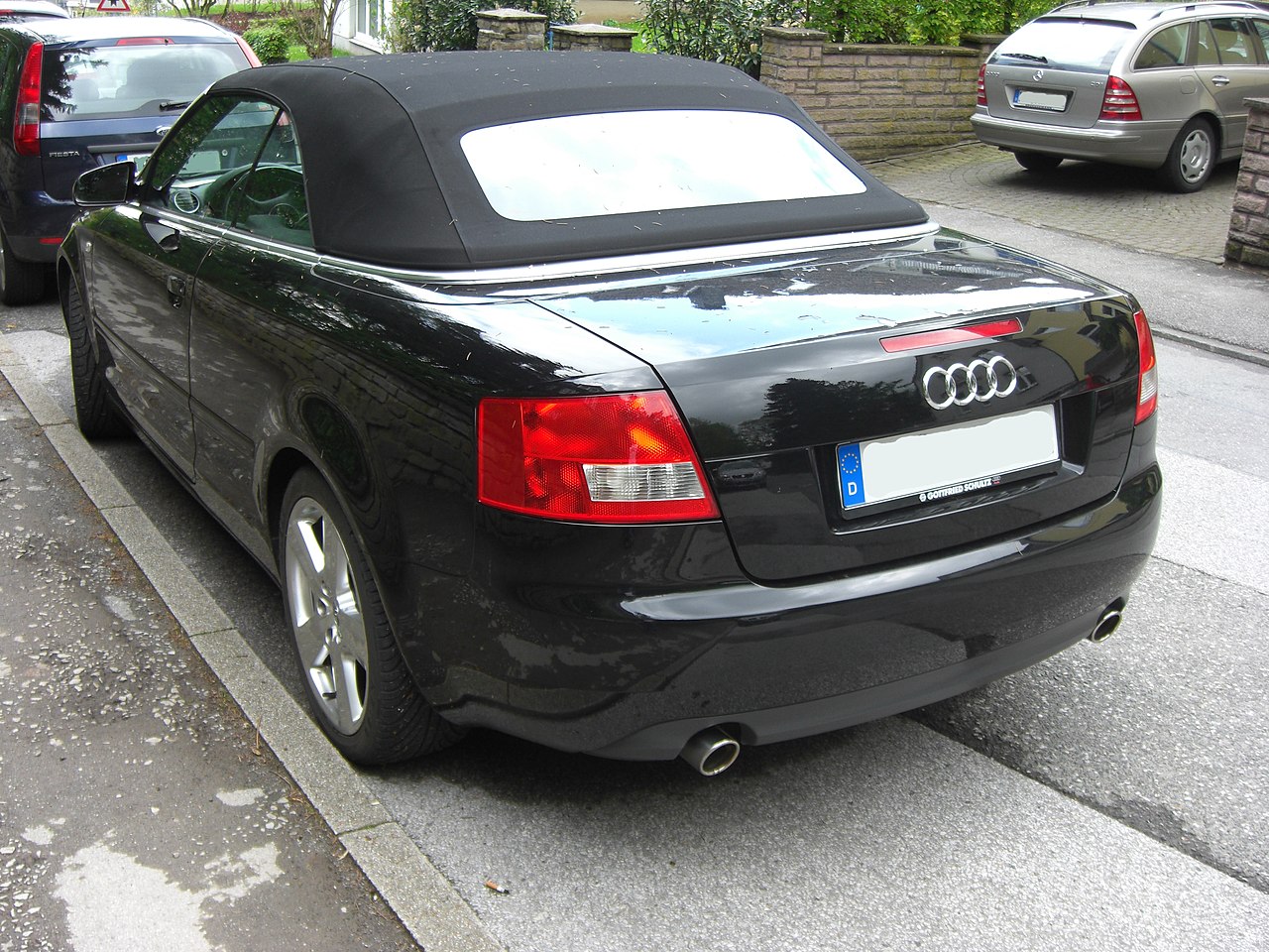 File:Audi A4 B6.jpg - Wikimedia Commons