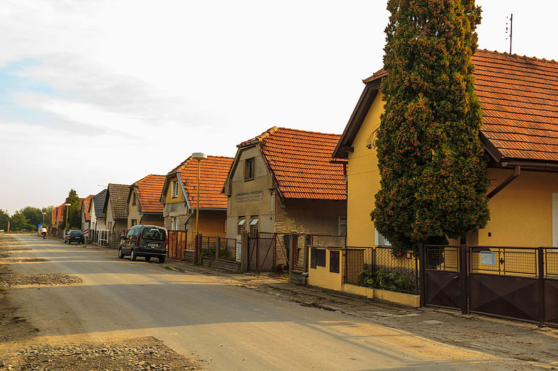 File:Běrunice čp. 81.jpg