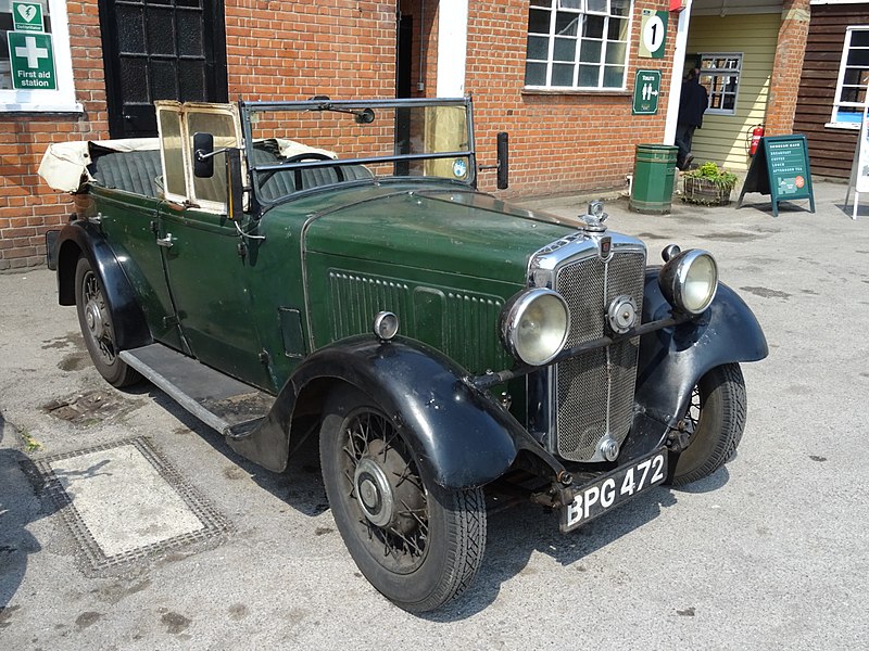 File:BROOKLANDS 1940s Weekend (27001162136).jpg