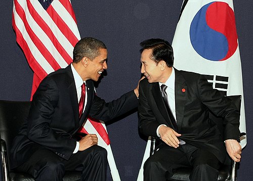 U.S. President Barack Obama meeting with President Lee Myung-bak at the G20 summit on 2 April 2009 in London