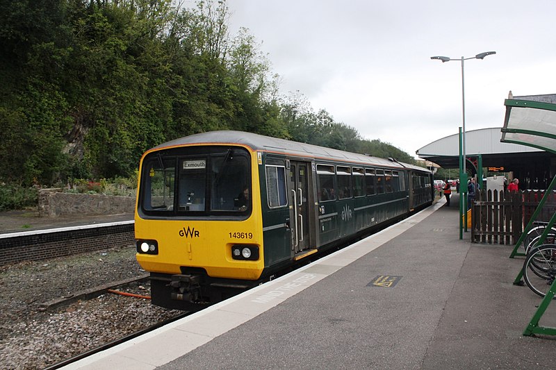 File:Barnstaple - GWR 143619 leaving for Exmouth.JPG