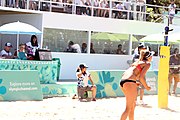 Deutsch: Beachvolleyball bei den Olympischen Jugendspielen 2018; Tag 9, 15. Oktober 2018; Mädchen, Viertelfinale: USA-Spanien 2–1 (21–19/17–21/15–9) English: Beach volleyball at the 2018 Summer Youth Olympics at 15 October 2018 – Girls Quarterfinals: USA-Spain 2–1 (21–19/17–21/15–9)