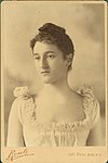Beatrix Farrand Beatrix Jones Farrand cabinet card est 1890s-1910s.jpg