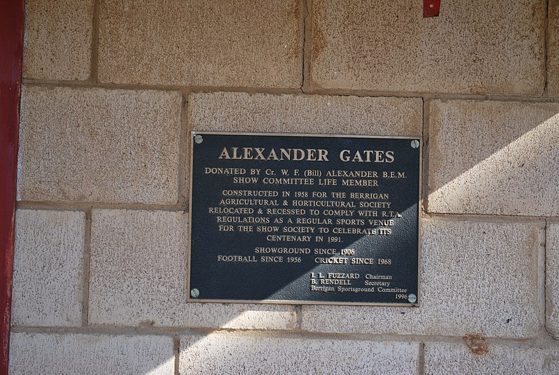 File:Berrigan Sportsground Gates Plaque.JPG