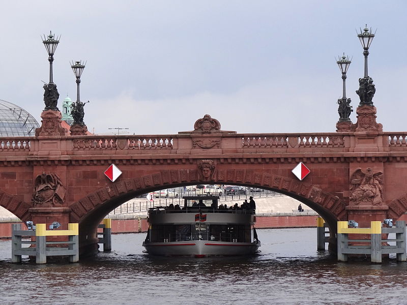 File:Bridge over River Spree with River Taxi - Berlin - Germany.jpg