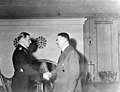 Bundesarchiv Bild 146-1989-099-15, Michael Wittmann und Adolf Hitler.jpg
