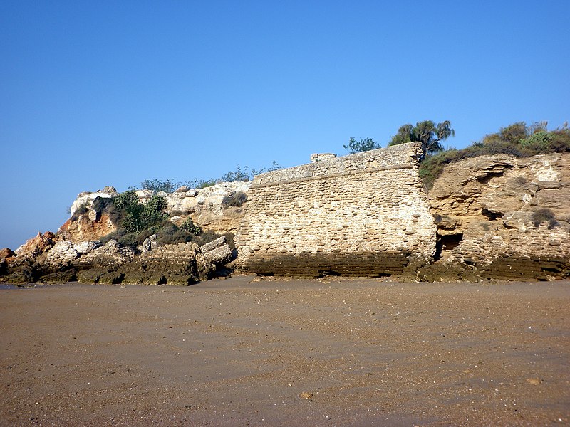 File:Castillo de Santa Catalina - El Puerto - P9270040.jpg