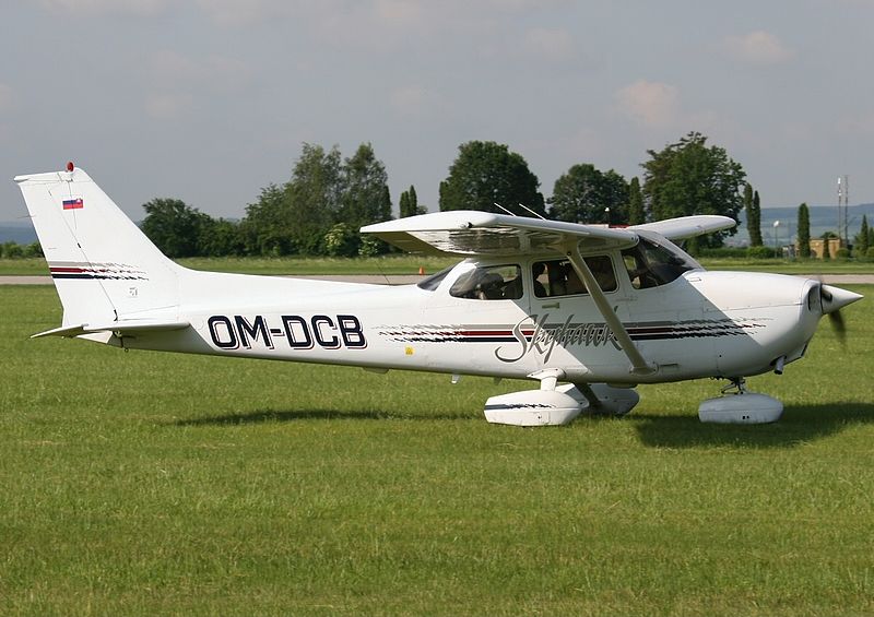 File:Cessna 172R Skyhawk AN1538074.jpg