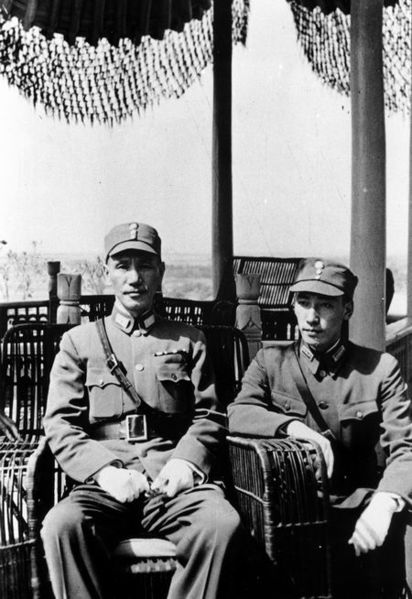 File:Chiang Kai-shek and Chiang Wei-kuo.jpg