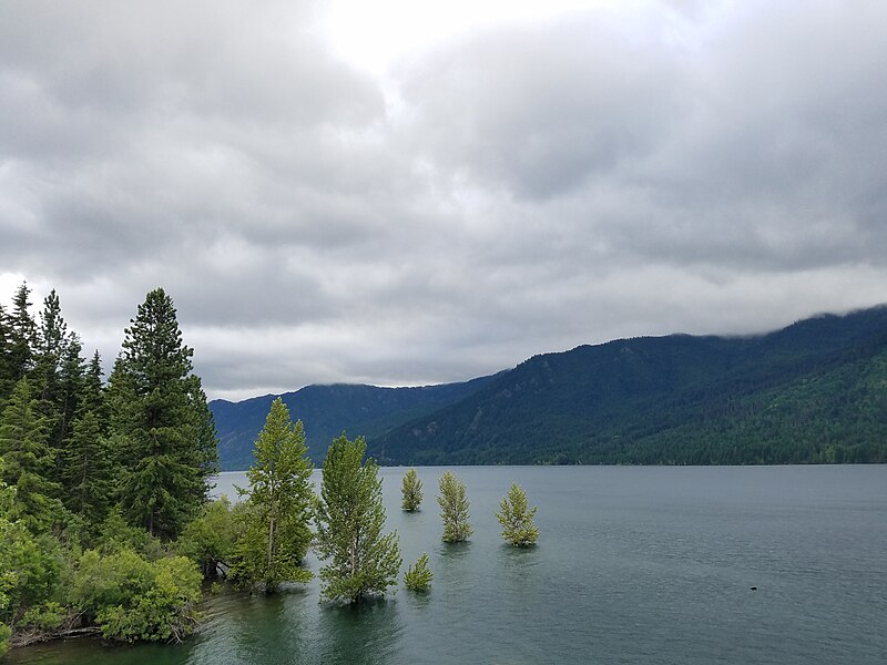 File:Cle Elum Lake high water level.jpg