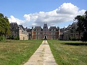 Шато-де-Клермон — загородная усадьба Луи де Фюнеса (после его смерти была продана)