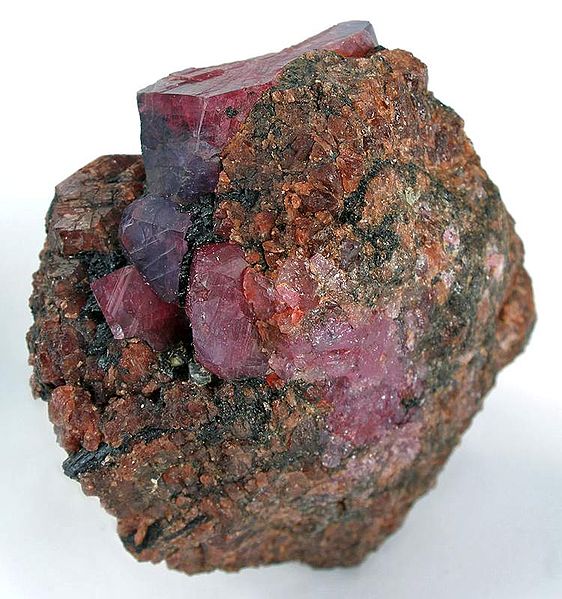 File:Corundum-winza-14a.jpg