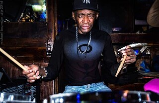 <span class="mw-page-title-main">Dennis Davis</span> American drummer, session musician and songwriter