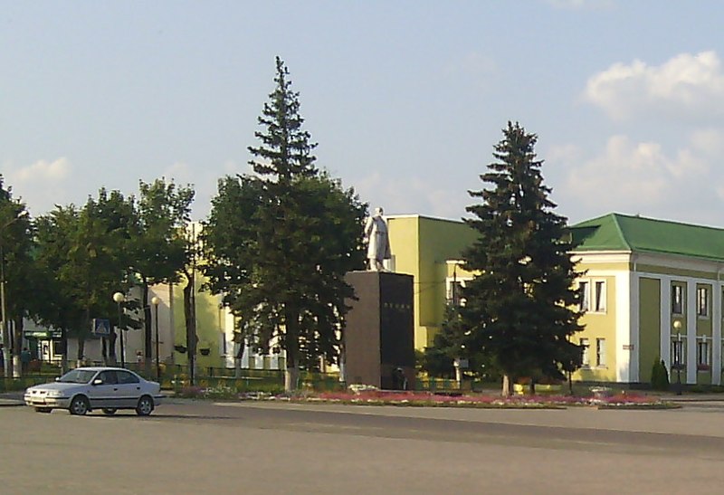 File:Dobruš, Belarus - panoramio (Ленін).jpg