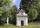 Čeština: Kaple s křížkem v Břehyni, části Doks English: Chapel at Břehyně, part of Doksy, Czech Republic.