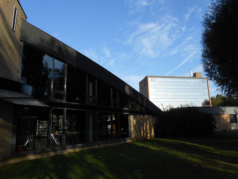 Fichier:Ecole centrale de Lille - Quatre cantons.jpg