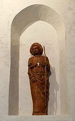 Statue de saint Jacques le Majeur en habit de pèlerin, œuvre du sculpteur Francis Clertan