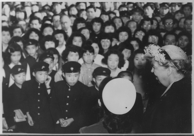 File:Eleanor Roosevelt in Hiroshima, Japan - NARA - 195390.tif