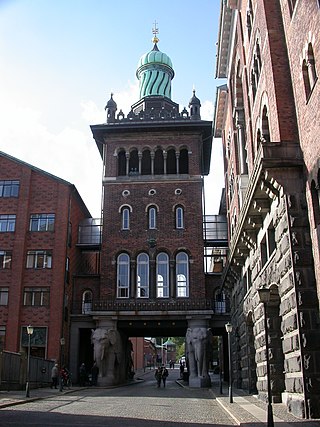 <span class="mw-page-title-main">Elephant Tower, Carlsberg</span> Building in Copenhagen, Denmark