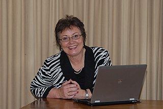 <span class="mw-page-title-main">Elza van Lingen</span> South African politician (1949–2018)