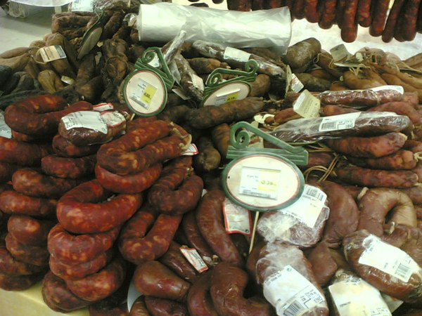 A variety of Portuguese chouriços