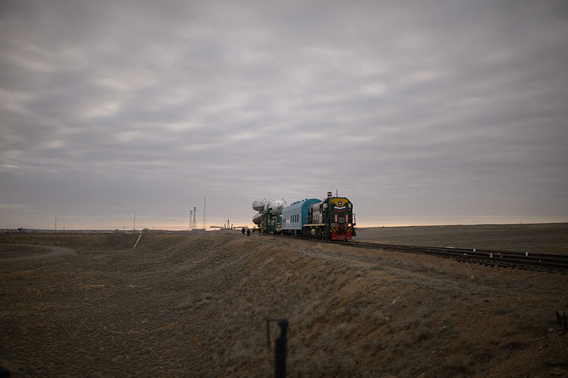 File:Expedition 39 Soyuz Rollout (201403230018HQ).jpg