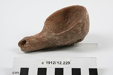 Finds from Hunebed D19 218.jpg