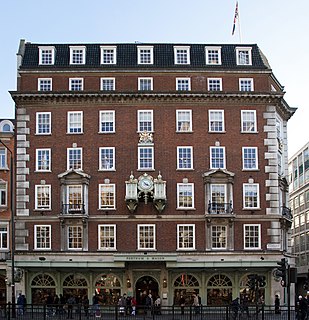 <span class="mw-page-title-main">Fortnum & Mason</span> Department Store in London, UK