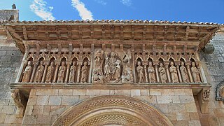 Friso de la Iglesia de San Juan Bautista, Moarves de Ojeda.jpg