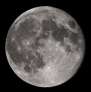 A Hold a Földről nézve.