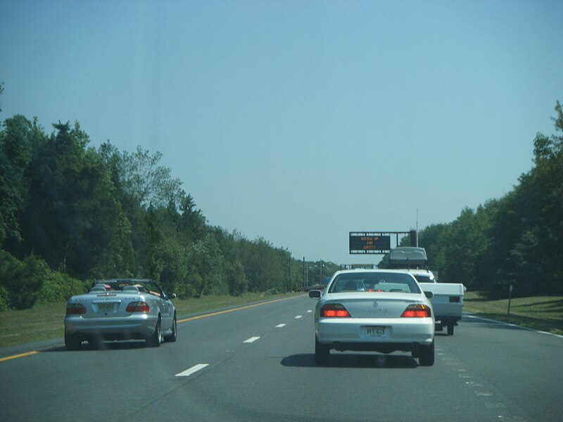 File:GSP NB past Cape May CR 625.JPG