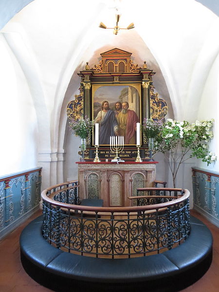 File:Ganløse Kirke (alter).JPG