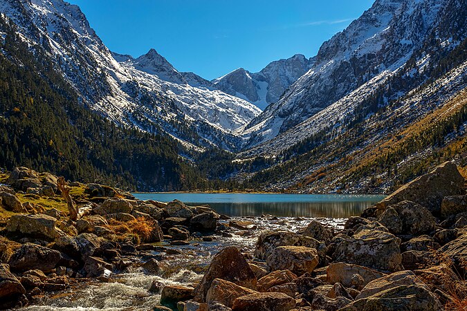 18 mai : Lac de Gaube dans le Parc national des Pyrénées, par Orlando Mouchel.