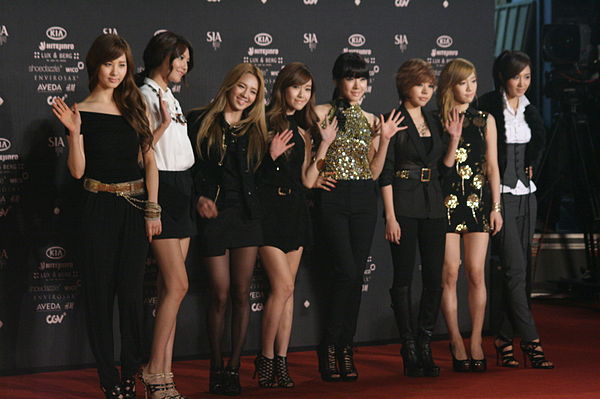 Girls' Generation, Artist of the Year and Best Female Group