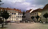 Freiheitsplatz mit Persönlichkeitsdenkmal Kaiser Franz