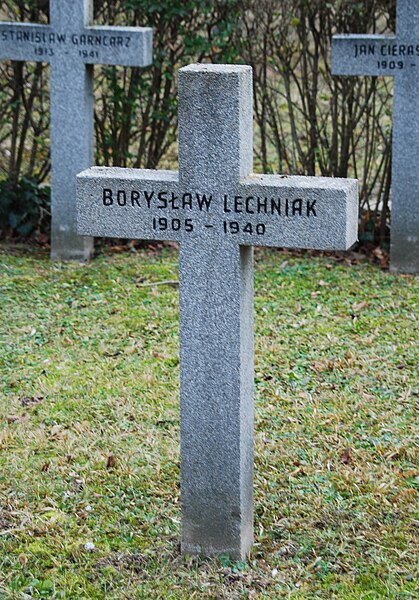 File:GuentherZ 2013-01-12 0401 Wien11 Zentralfriedhof Gruppe88 Soldatenfriedhof polnisch WK2 Grabkreuz Boryslaw Lechniak.JPG