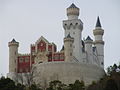 隣接地に建設された「白鳥城」ノイシュヴァンシュタイン城のレプリカ