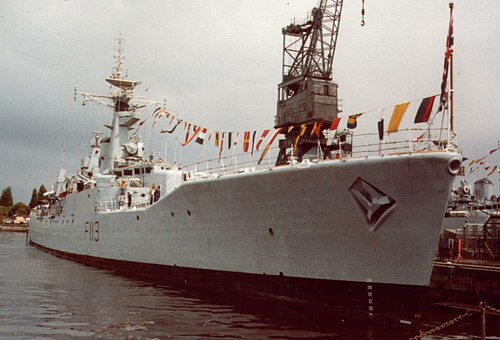 HMS Falmouth F113.jpg